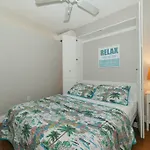Siesta Cool: Only Minutes Walk To Siesta Beach!