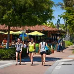 Avenida Lower