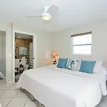 Canal 313 - Right In Siesta Key Village!
