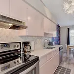 Pink Flamingo Unit, Steps To Beach, Siesta Key Village & Pet-Friendly