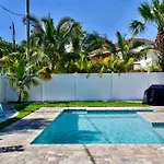 One-Of-A-Kindbeach, Village, Dock & Private Pool!