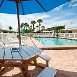 Renovated 1 Bed / 1 Bath Condo On Siesta Beach!