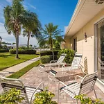 Renovated 1 Bed / 1 Bath Condo On Siesta Beach!
