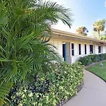 Beachside Home With Pool And Beach Access