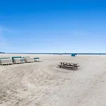 Beachside Vacation Rental Condo On Siesta Key With Pool Access