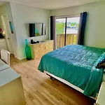 Luxury Waterfront Views - Heated Pool - 1400Sf Duplex - Minutes To The Beach