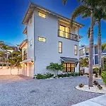 Tropical Oasis - 5290