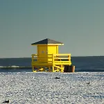 Two-Level, Heated Pool, Trolley To Beach & Village