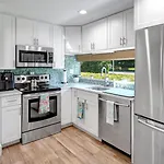 1166 Pd Contemporary Coastal Luxury