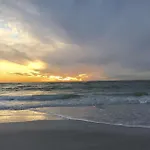Excelsior Beach To Bay-Bayside