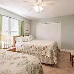 1081 Pd Unwind In Our Spacious Townhome Oasis