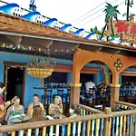 Casa Van Lopik Jardin- Tiki-Bar, Balcony, Tropical Patio, 250 Steps To Beach And Village!