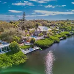 Heron Lagoon, Dock, Pool, The Mermaid At Siesta Key Bungalows