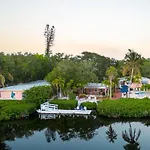 Heron Lagoon, Dock, Pool, The Catamaran At Siesta Key Bungalows