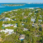 Hemingway House - 117