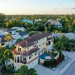 Monarch Villa - 5542 W