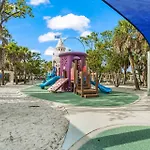 Avenida Sanctuary