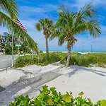 A House On Siesta Beach By Beachside Management