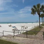 Beachfront Penthouse - Expansive Gulf View From Every Room! Wifi, Screened Lanai