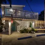 Fiddle Fig Cottage