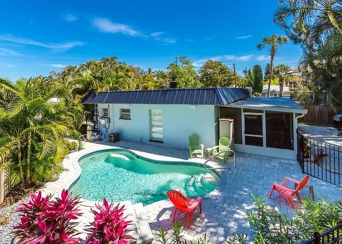 Crescent Street 1138 B, Walk To The Beach, Pool, 1 Bedroom, Pet Friendly