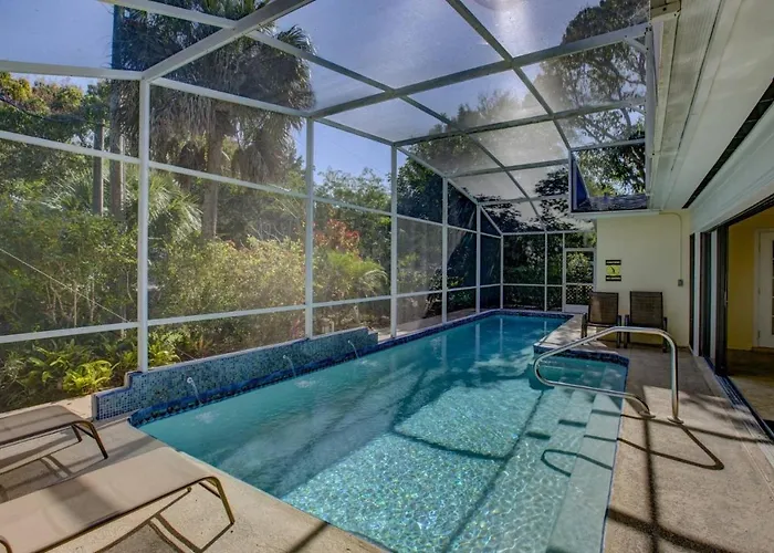 Avenida Sanctuary