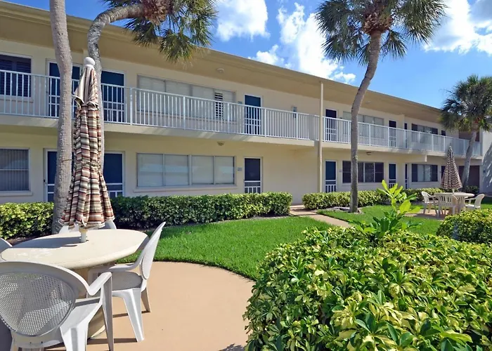 Beachside Vacation Rental Condo On Siesta Key With Pool Access