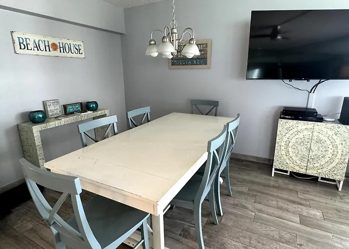 Full Beachfront. Gulf View,Sunsets,Pool,Chairs