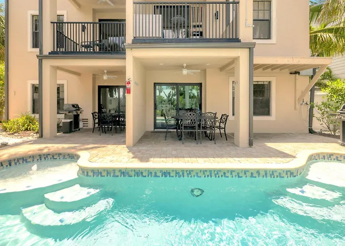 One-Of-A-Kind! Pool, Terraces, Ocean-View Rooftop, In Siesta Village At Best Beach!