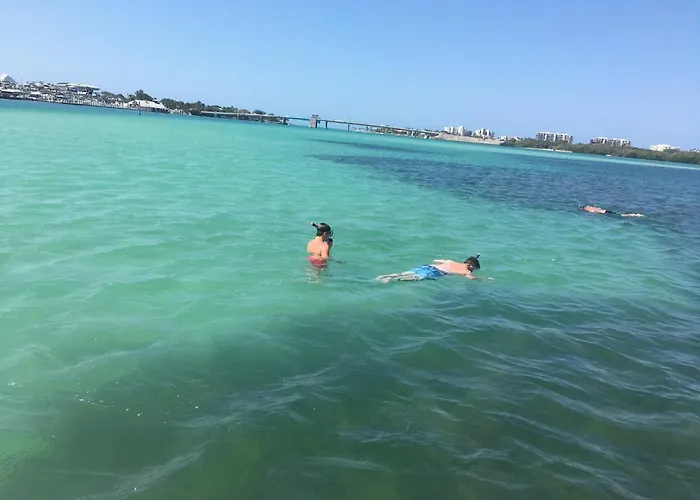 New Listing! Pool Jacuzzi, 3-Min To Beach Bars & Entertainment!.
