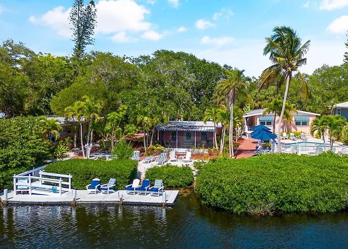 Heron Lagoon, Dock, Pool, The Coconut At Siesta Key Bungalows