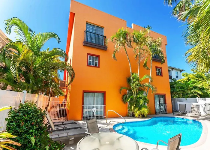 Siesta Key Village, Townhouse, Heated Pool, Beach Walkable