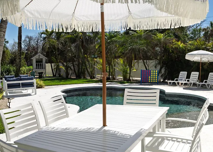 Luxury Getaway Steps From Beach Sleeps 10