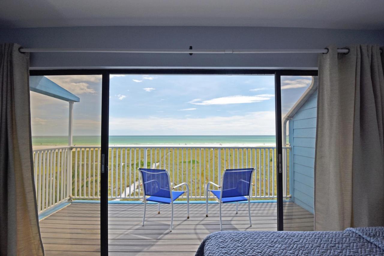 Front And Walking Distance To Village * Siesta Key