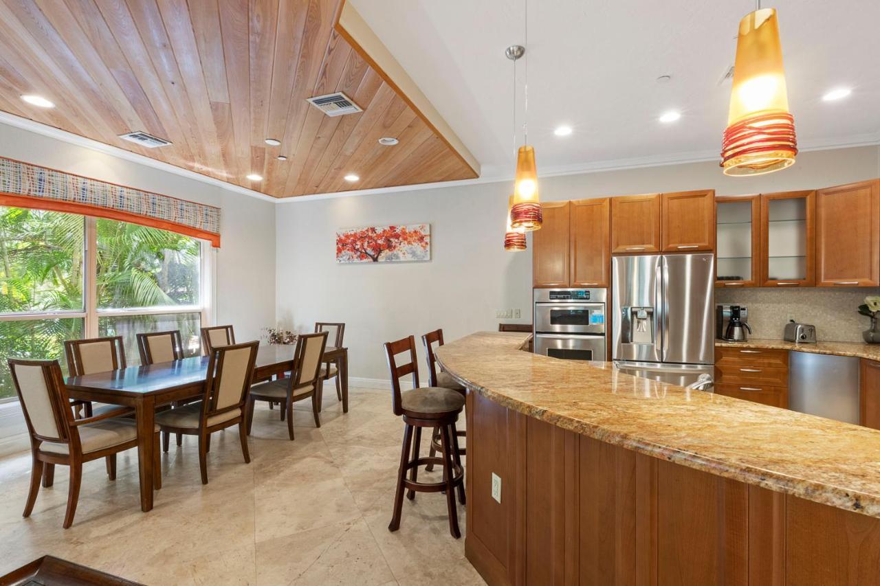 - Miramar 1216 * Siesta Key