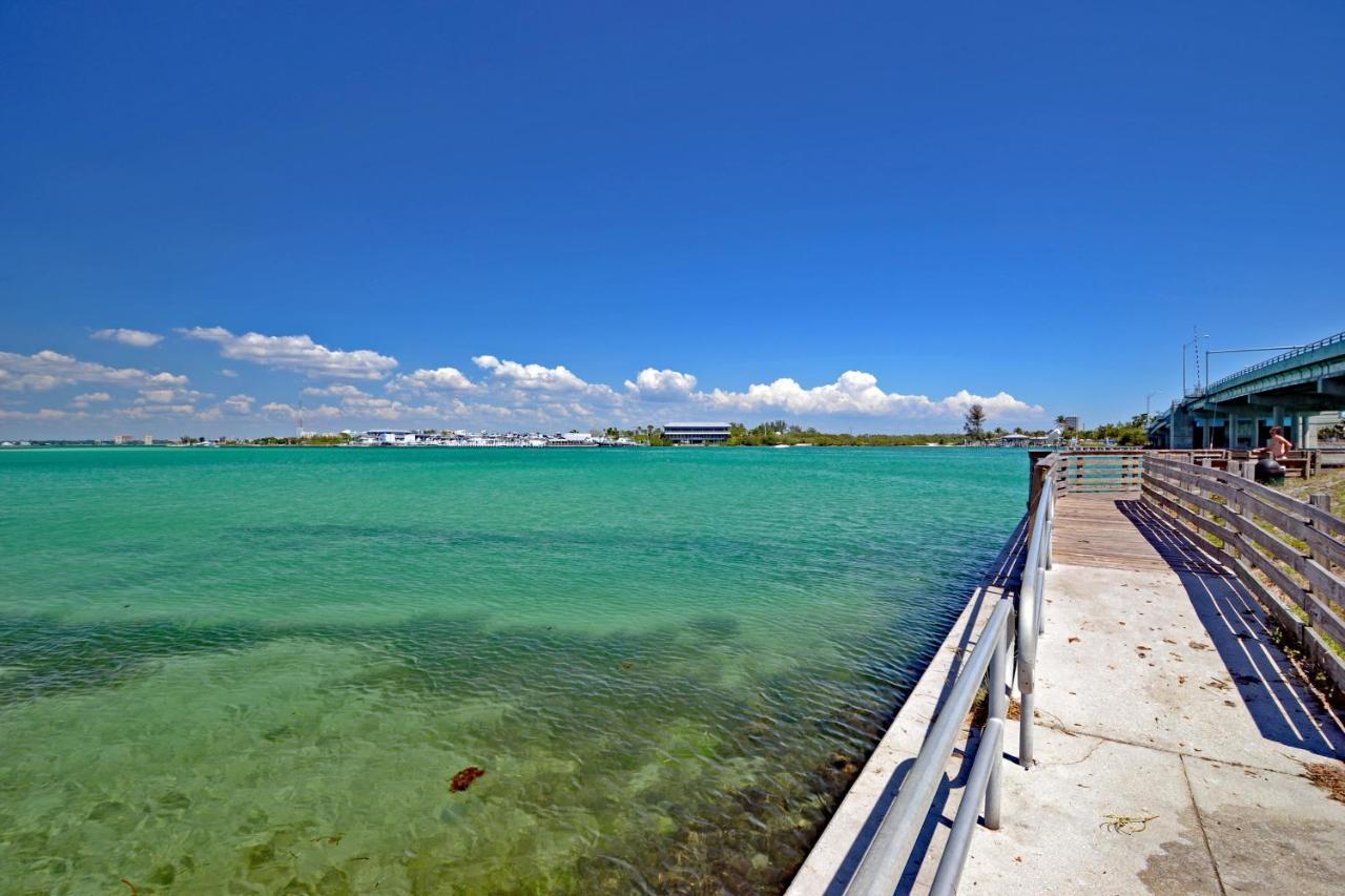 - Capri 665 #4 * Siesta Key