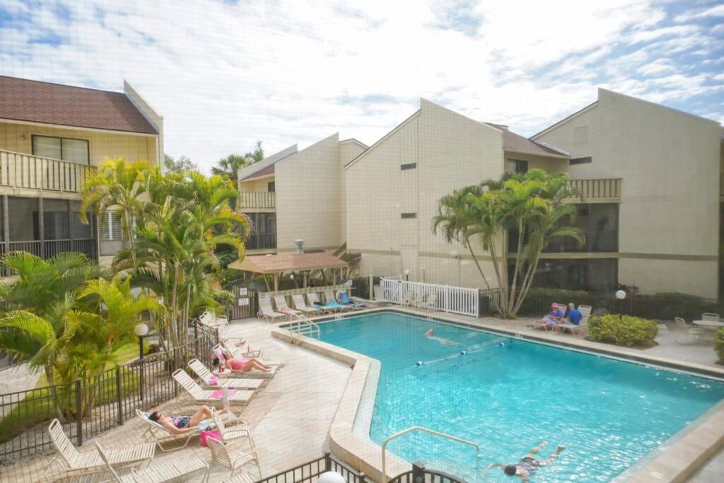 Heated Pool-short Walk To Beach, Free Trolley Around Siesta Key! Siesta Key