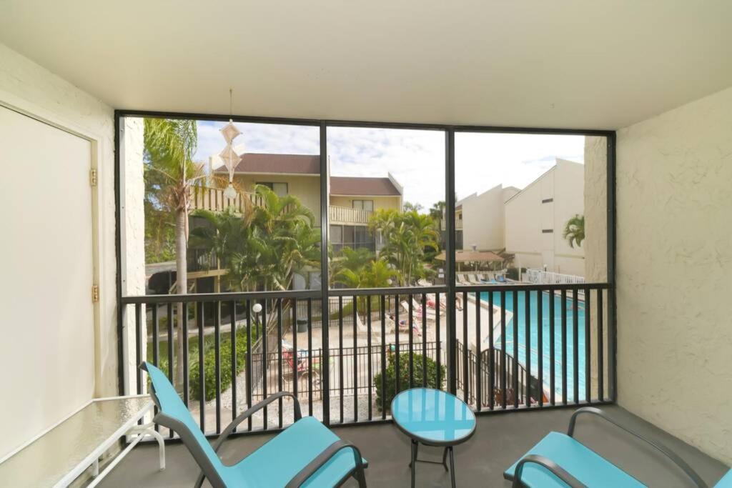 Heated Pool-short Walk To Beach, Free Trolley Around Siesta Key! * Siesta Key