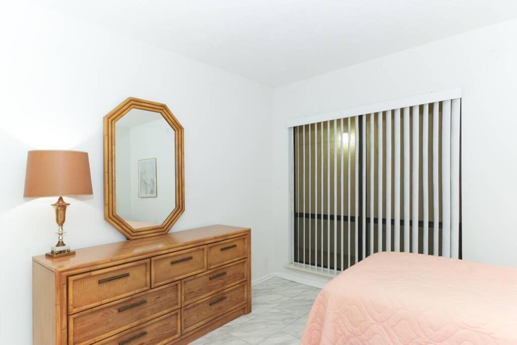 Apartment Heated Pool-short Walk To Beach, Free Trolley Around Siesta Key! Siesta Key
