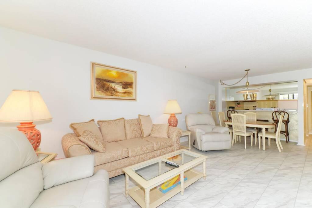Apartment Heated Pool-short Walk To Beach, Free Trolley Around Siesta Key! Siesta Key