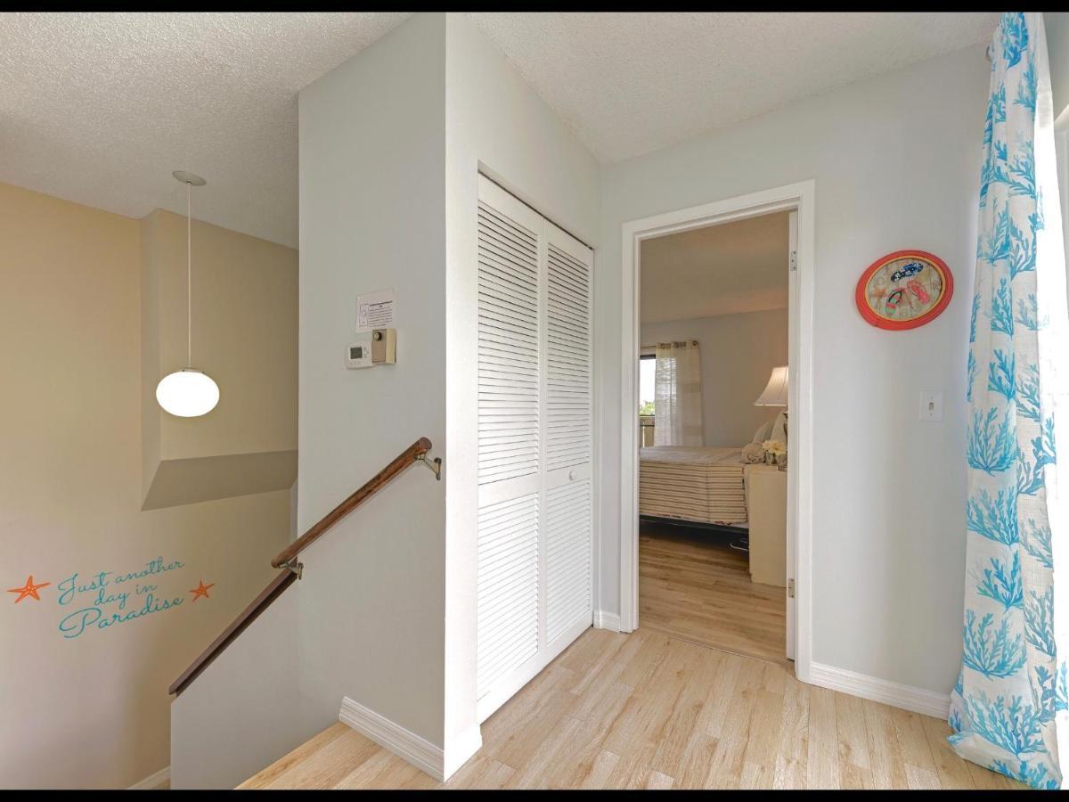 Apartment Luxury Waterfront Views - Heated Pool - 1400sf Duplex - Minutes To The