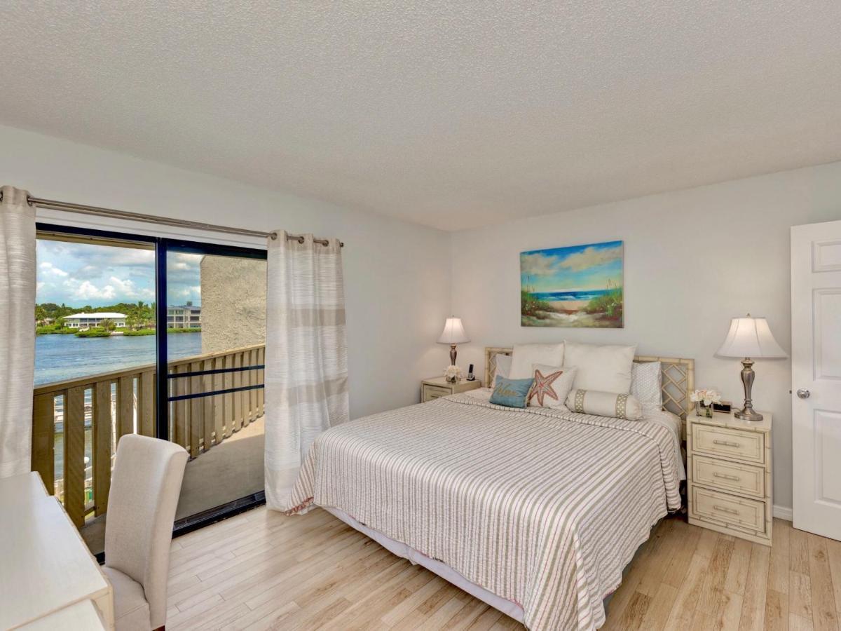 Luxury Waterfront Views - Heated Pool - 1400sf Duplex - Minutes To The Siesta Key