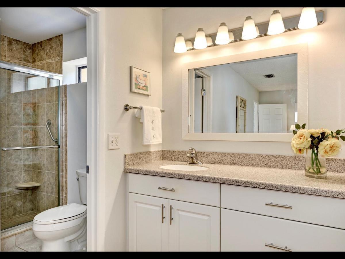 Apartment Luxury Waterfront Views - Heated Pool - 1400sf Duplex - Minutes To The Siesta Key