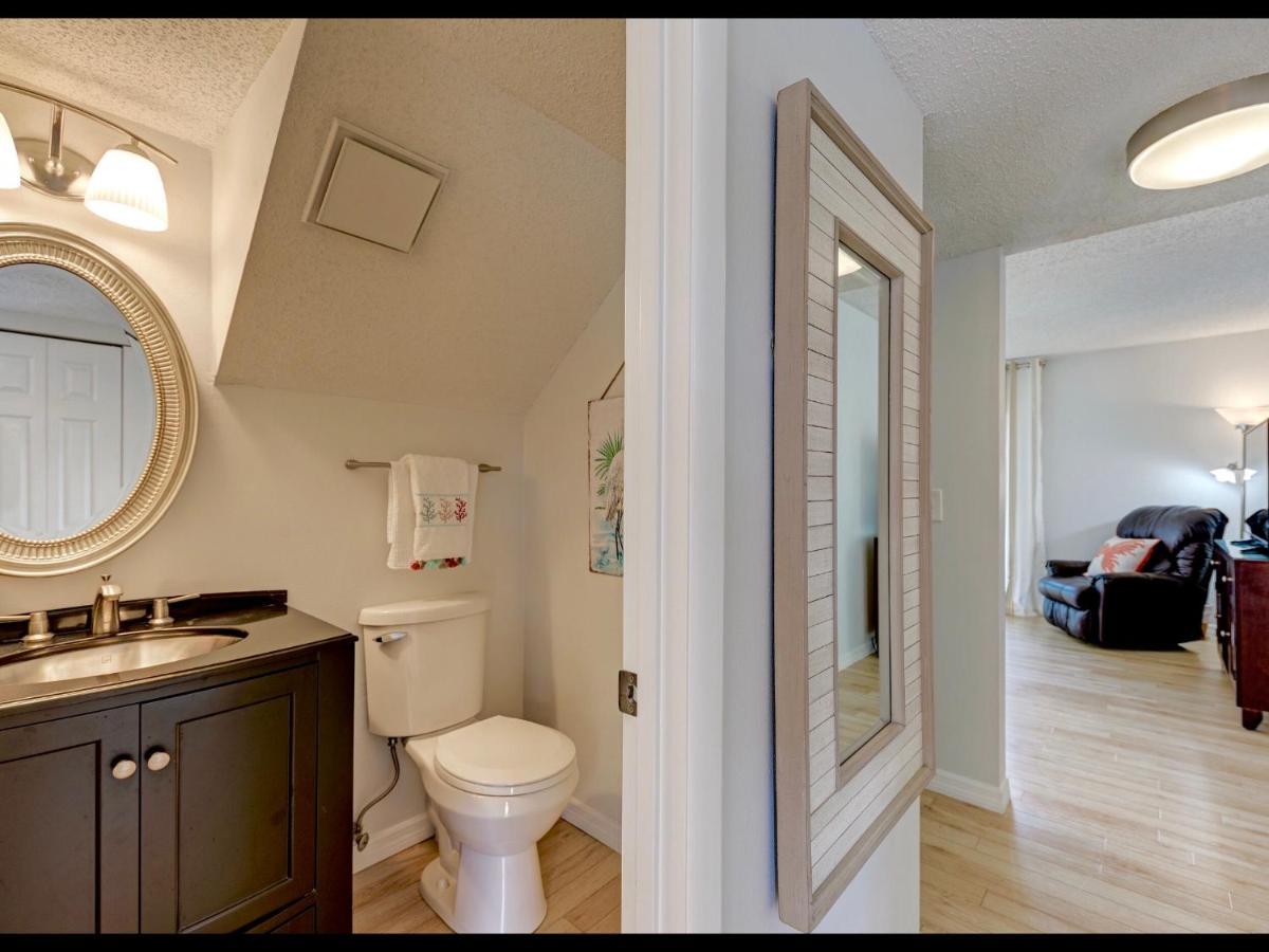 Apartment Luxury Waterfront Views - Heated Pool - 1400sf Duplex - Minutes To The *
