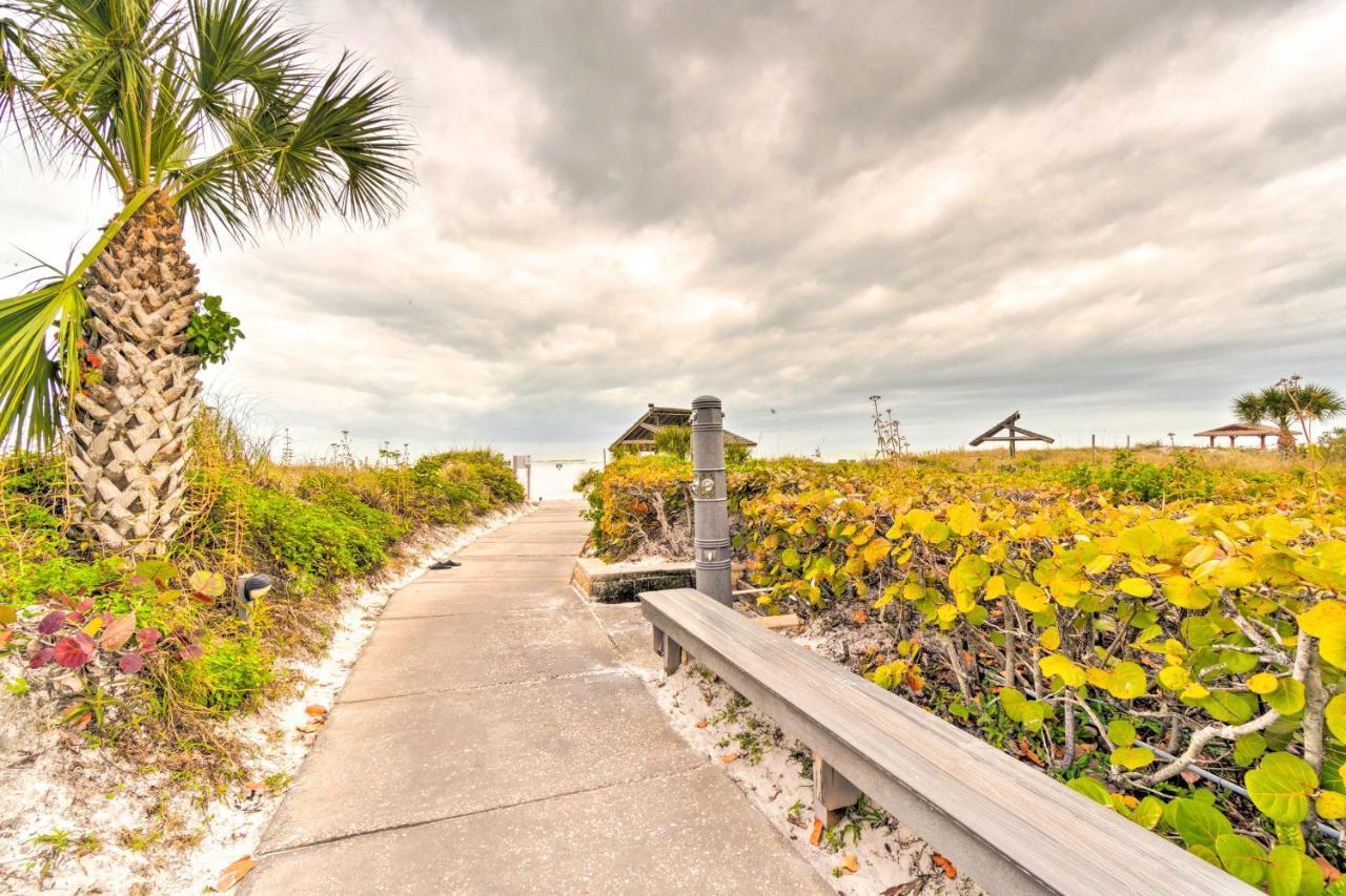 Walk To Resort-style Condo!