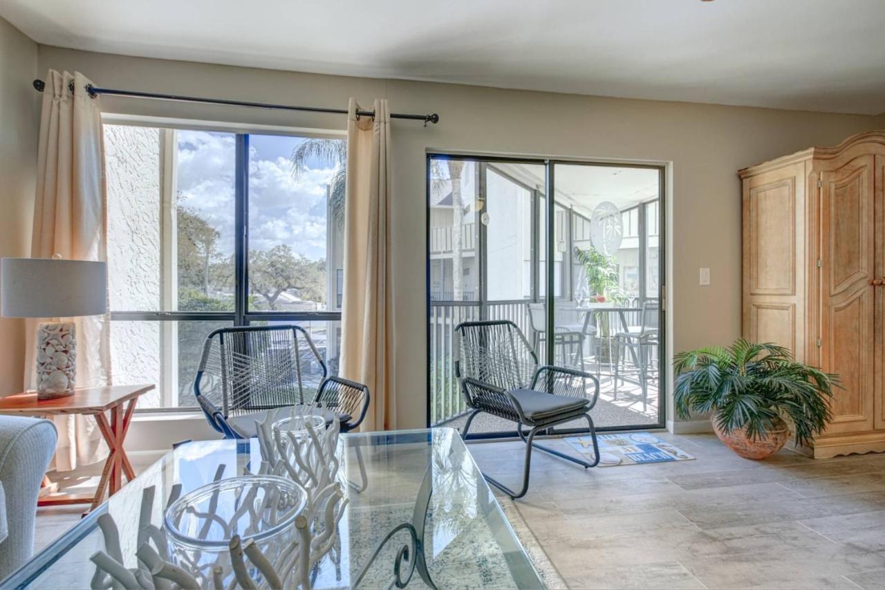 Bay Oaks C 2nd Floor *