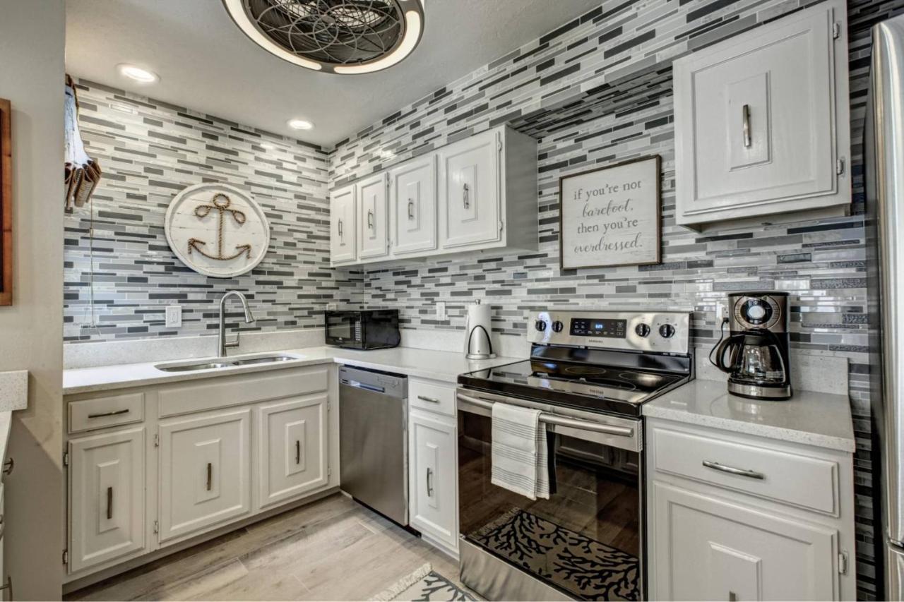 Bay Oaks C 2nd Floor *