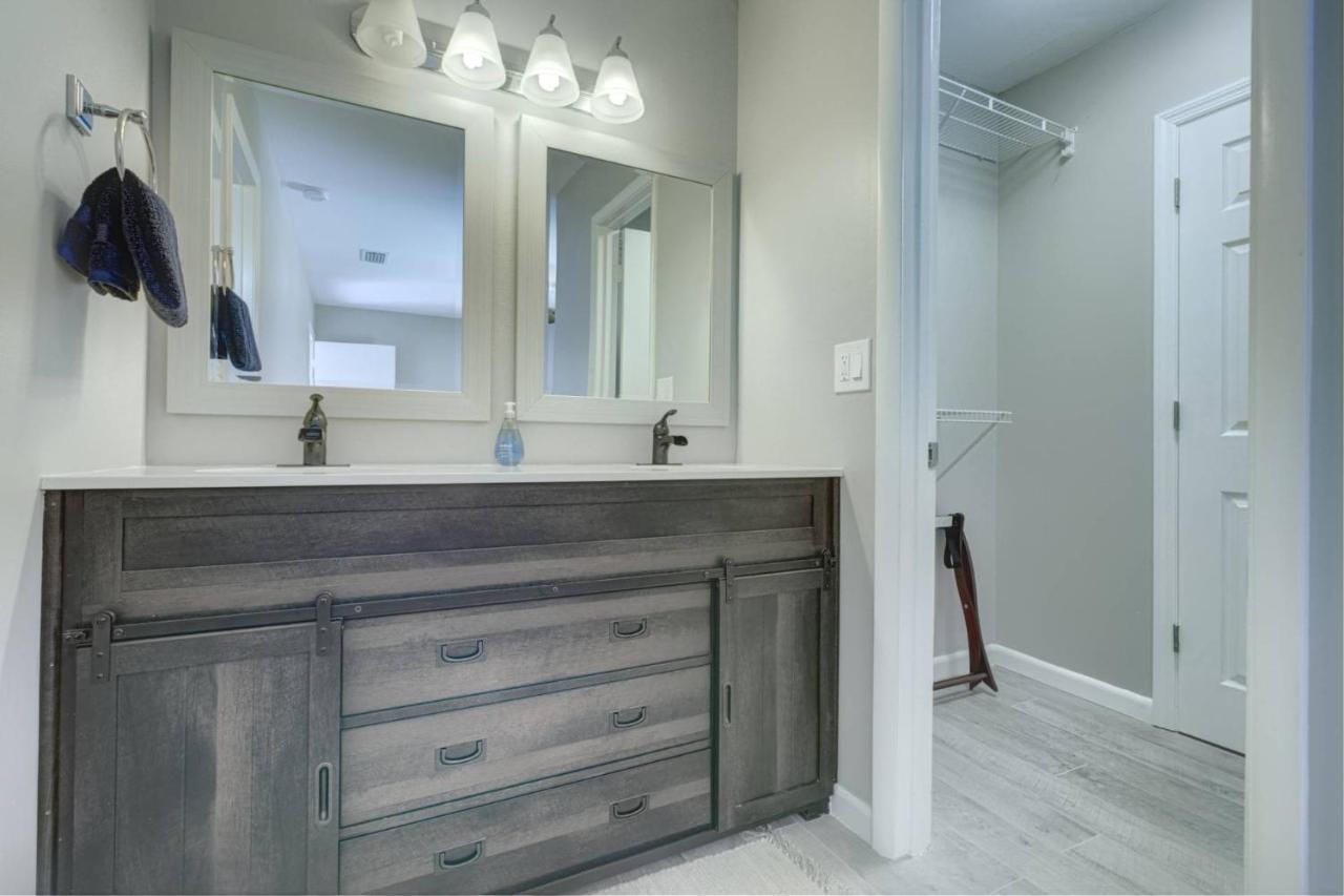 Bay Oaks C 2nd Floor * Siesta Key