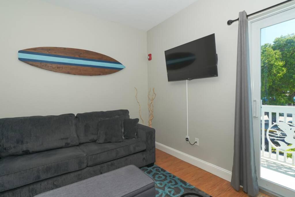 Siesta Cool: Only Minutes Walk To Siesta Beach!