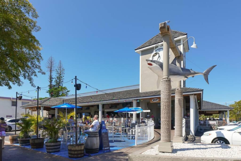 Siesta Cool: Only Minutes Walk To Siesta Beach! Apartment *